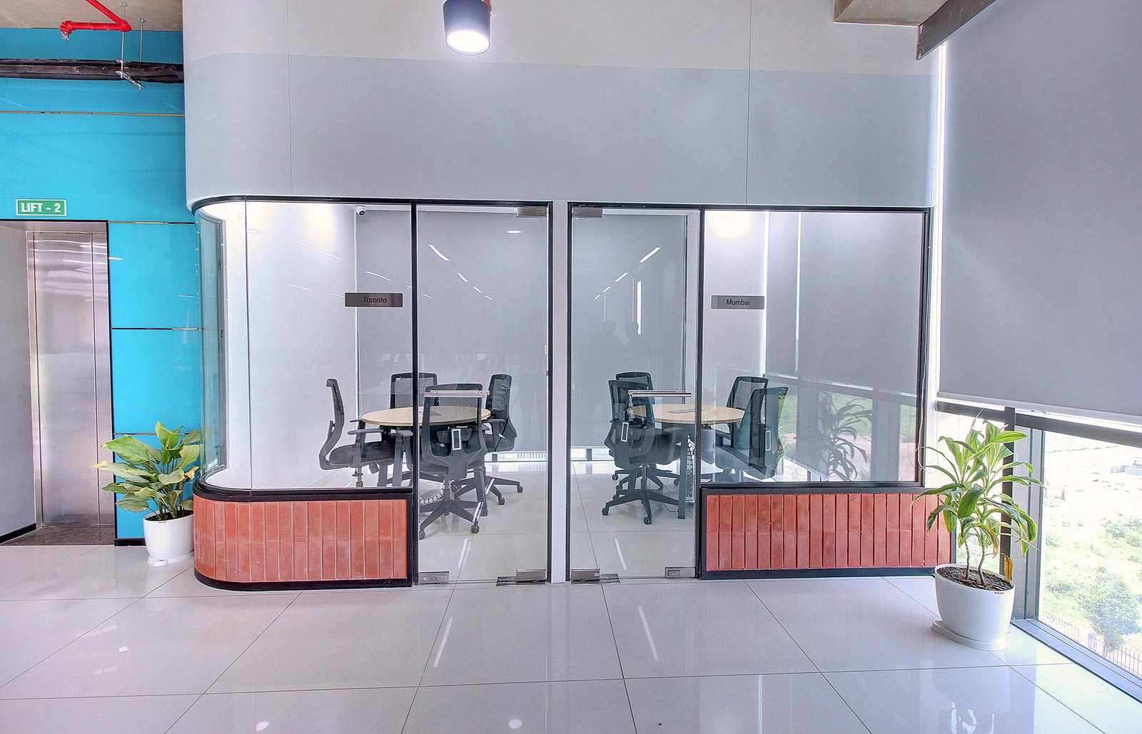 Small Meeting Point Area